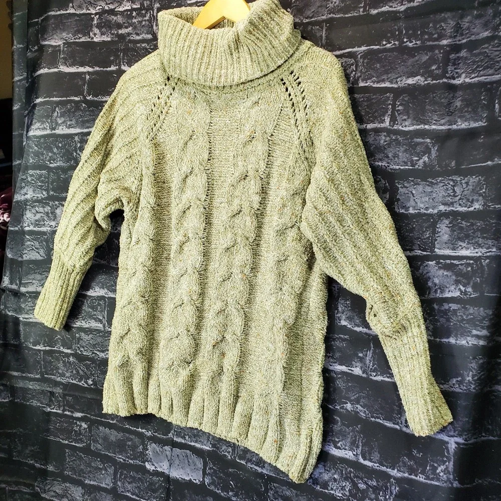 Moon & Madison Turtleneck Sweater Womens Small Green‎ Cable Knit Long Sleeve